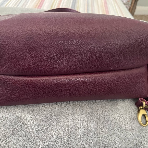 📌SOLD📌Portland Leather Goods Medium Crossbody Zip in Plum - Picture 2 of 6